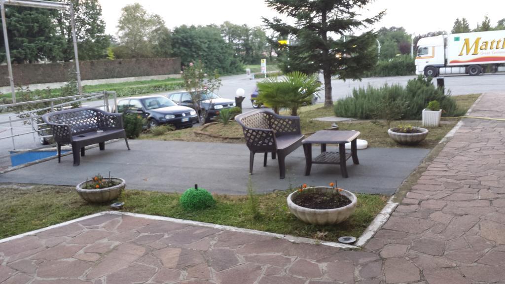 Hotel Cascata Pozzolo Formigaro Bagian luar foto